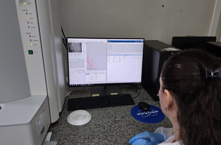 Hospital Regional de MS Adota Tecnologia Avançada para Diagnósticos Rápidos de Infecções